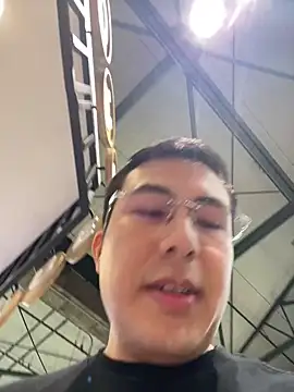 andrewmhilton  online show from March 15, 12:04 am