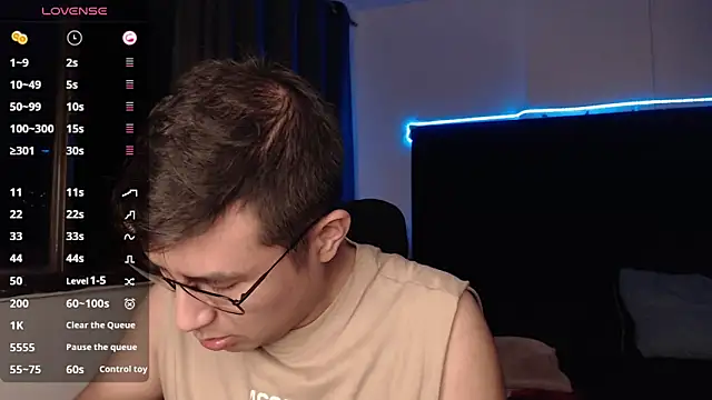 andrewmhilton  online show from October 6, 5:27 am