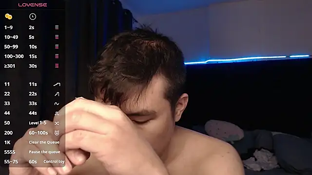 andrewmhilton  online show from October 28, 6:50 am