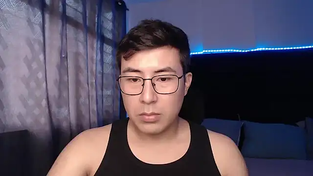 andrewmhilton  online show from April 7, 7:36 pm