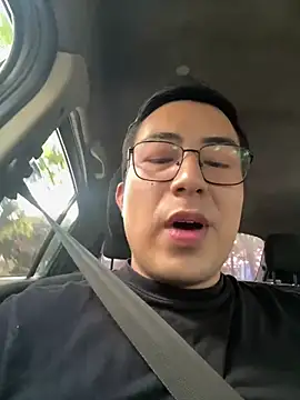 andrewmhilton  online show from April 22, 8:43 pm