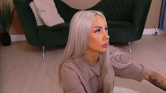 Bailey Rush online show from April 4, 4:04 pm