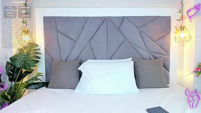 KiarhaTrixie online show from October 2, 11:28 am