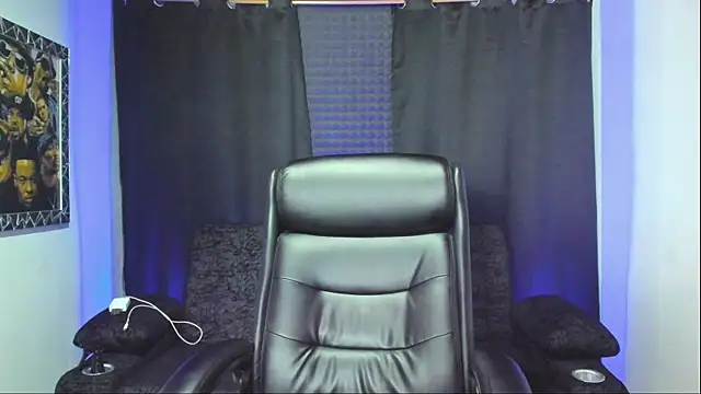 Snapshot of jhonnysnow17 chatting on October 25, 12:40 am jhonnysnow17 online show from October 25, 12:40 am