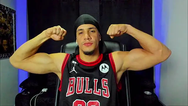 Snapshot of jhonnysnow17 chatting on November 2, 11:51 pm jhonnysnow17 online show from November 2, 11:51 pm