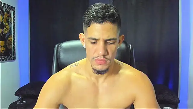 Snapshot of jhonnysnow17 chatting on November 21, 12:10 am jhonnysnow17 online show from November 21, 12:10 am