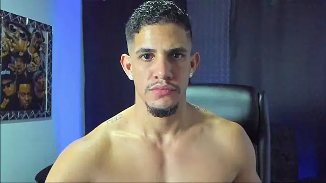 Snapshot of jhonnysnow17 chatting on November 26, 4:02 am jhonnysnow17 online show from November 26, 4:02 am