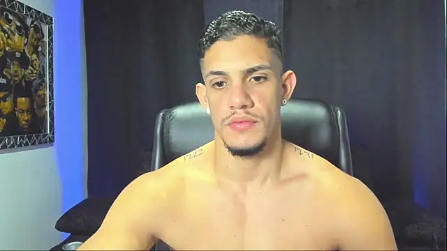 Snapshot of jhonnysnow17 chatting on December 15, 12:59 am jhonnysnow17 online show from December 15, 12:59 am