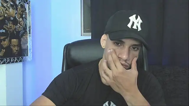 jhonnysnow17 online show from April 29, 4:49 am