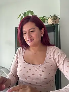 Snapshot of ari_artis chatting on September 9, 9:14 pm ari artis online show from September 9, 9:14 pm