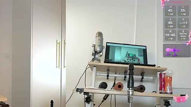 Snapshot of Miss69Ri99 chatting on March 11, 6:19 pm Miss69Ri99 online show from March 11, 6:19 pm