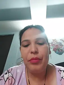 Snapshot of Poojabhabi101 chatting on June 13, 6:00 am Poojabhabi101 online show from June 13, 6:00 am