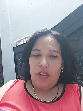 Snapshot of Poojabhabi101 chatting on June 27, 5:51 pm Poojabhabi101 online show from June 27, 5:51 pm