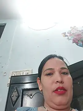 Snapshot of Poojabhabi101 chatting on July 6, 5:59 am Poojabhabi101 online show from July 6, 5:59 am