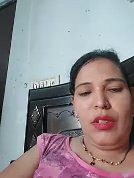 Snapshot of Poojabhabi101 chatting on July 7, 5:54 am Poojabhabi101 online show from July 7, 5:54 am