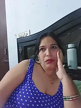 Snapshot of Poojabhabi101 chatting on July 15, 5:51 pm Poojabhabi101 online show from July 15, 5:51 pm