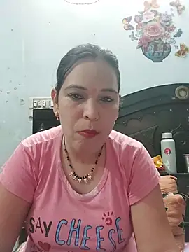 Snapshot of Poojabhabi101 chatting on July 22, 5:21 am Poojabhabi101 online show from July 22, 5:21 am