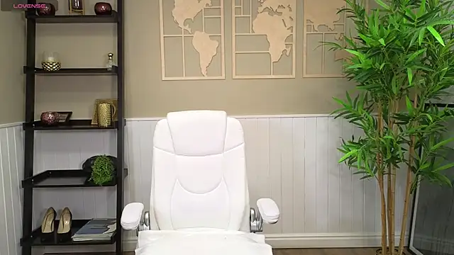 Snapshot of SelineSole chatting on January 22, 5:17 pm SelineSole online show from January 22, 5:17 pm