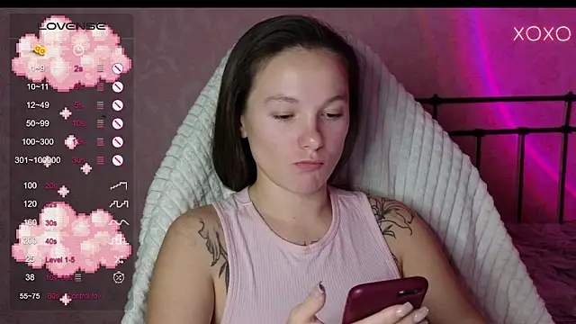 lil luna x online show from December 12, 3:37 pm