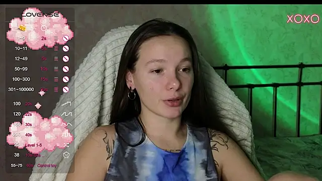 lil luna x online show from December 14, 2:53 pm