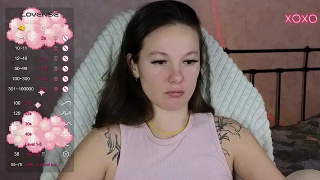 lil luna x online show from March 1, 2:13 pm