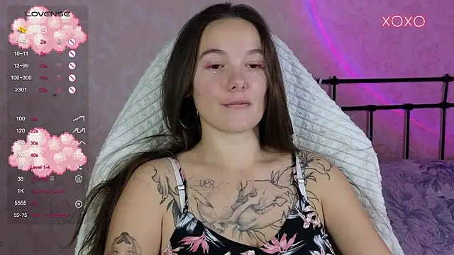 lil luna x online show from October 5, 5:55 pm