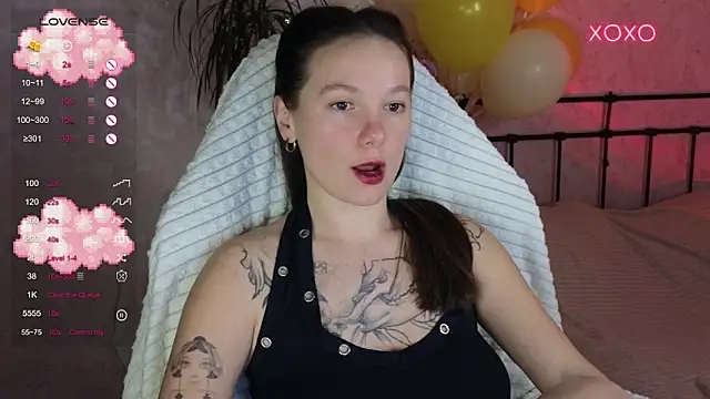 lil luna x online show from February 5, 7:29 pm