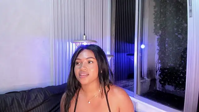 Snapshot of Aluna_sweet chatting on February 25, 8:51 pm Aluna sweet online show from February 25, 8:51 pm