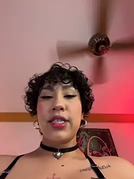 ZahaRoseee online show from April 23, 4:46 am