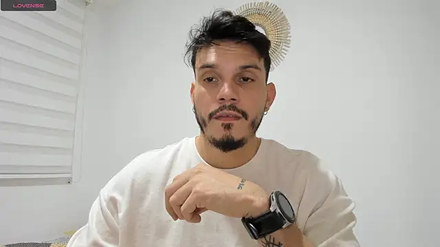 Snapshot of alejandro_stark chatting on December 16, 1:21 am alejandro stark online show from December 16, 1:21 am