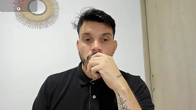 Snapshot of alejandro_stark chatting on December 17, 7:26 pm alejandro stark online show from December 17, 7:26 pm