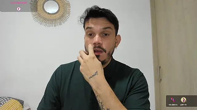 Snapshot of alejandro_stark chatting on December 21, 1:04 am alejandro stark online show from December 21, 1:04 am