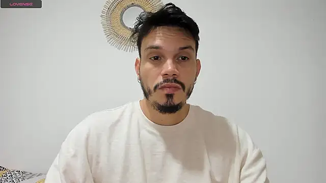 Snapshot of alejandro_stark chatting on January 12, 10:12 am alejandro stark online show from January 12, 10:12 am