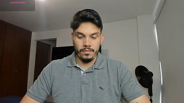 Snapshot of alejandro_stark chatting on February 23, 1:32 pm alejandro stark online show from February 23, 1:32 pm