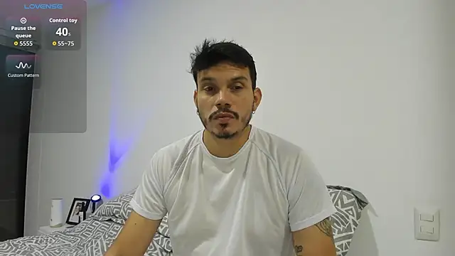 Snapshot of alejandro_stark chatting on September 20, 4:35 am alejandro stark online show from September 20, 4:35 am