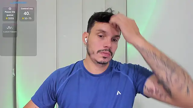 Snapshot of alejandro_stark chatting on October 7, 2:09 am alejandro stark online show from October 7, 2:09 am