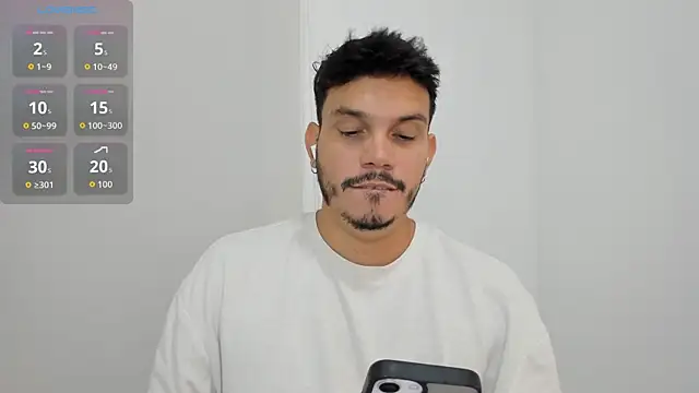 Snapshot of alejandro_stark chatting on October 8, 6:27 pm alejandro stark online show from October 8, 6:27 pm