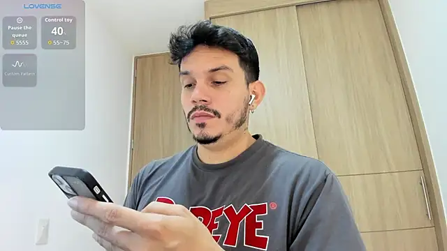 Snapshot of alejandro_stark chatting on November 4, 8:02 am alejandro stark online show from November 4, 8:02 am