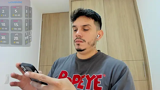 Snapshot of alejandro_stark chatting on November 7, 1:33 pm alejandro stark online show from November 7, 1:33 pm