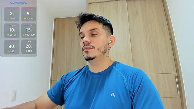 Snapshot of alejandro_stark chatting on November 8, 8:47 am alejandro stark online show from November 8, 8:47 am