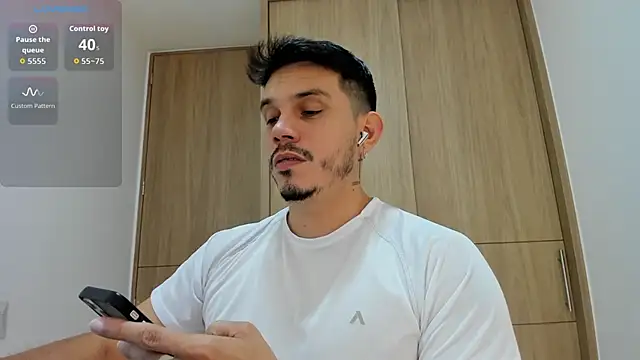 Snapshot of alejandro_stark chatting on November 8, 9:57 pm alejandro stark online show from November 8, 9:57 pm