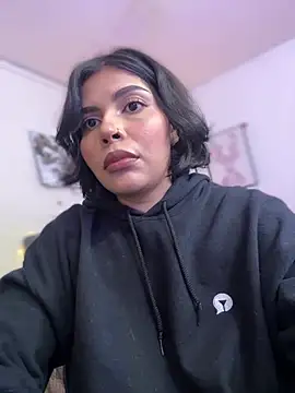 GigiiStone online show from February 5, 10:22 pm