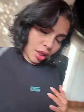 GigiiStone online show from November 29, 10:02 pm