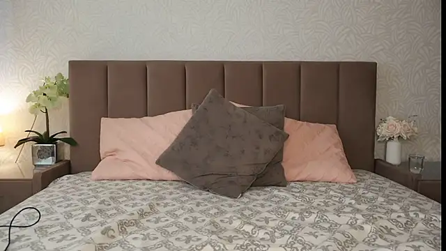 honeyed poison online show from November 27, 10:39 am