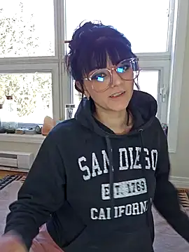 anyalikestosuck online show from February 5, 8:57 pm