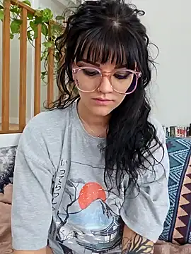 anyalikestosuck online show from February 19, 6:32 pm