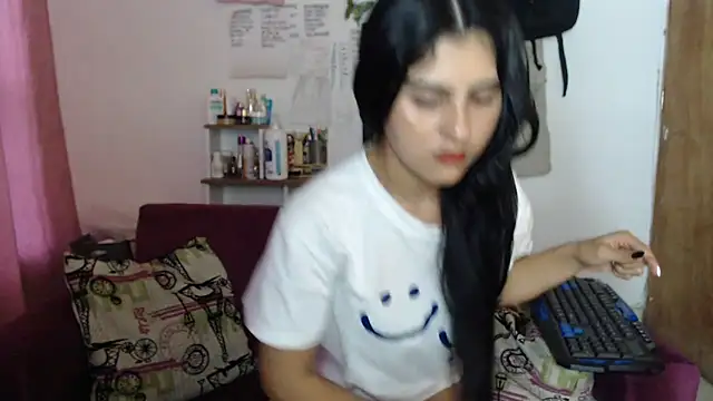 Snapshot of Nathacha chatting on February 8, 11:02 pm Nathacha online show from February 8, 11:02 pm