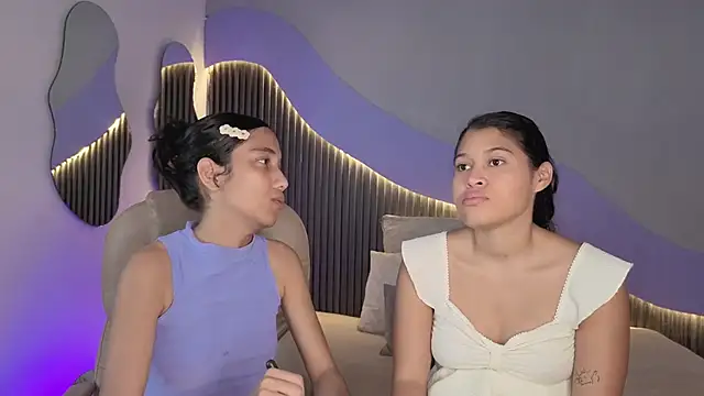 hot little bunny online show from April 23, 9:28 pm