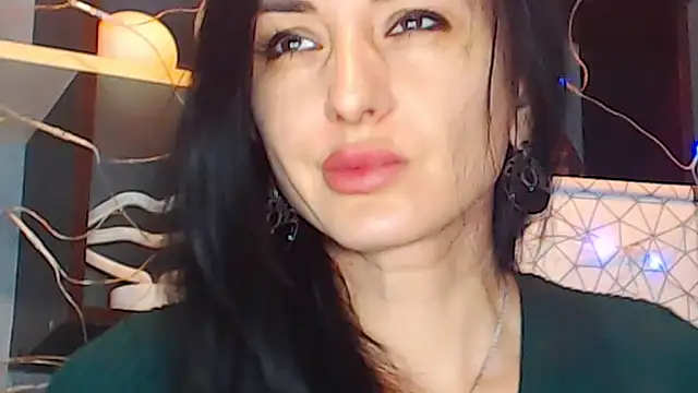 Snapshot of Siaconna chatting on December 22, 7:22 am Siaconna online show from December 22, 7:22 am