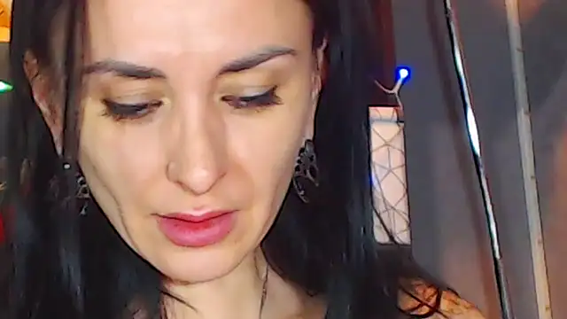 Snapshot of Siaconna chatting on December 23, 6:11 am Siaconna online show from December 23, 6:11 am